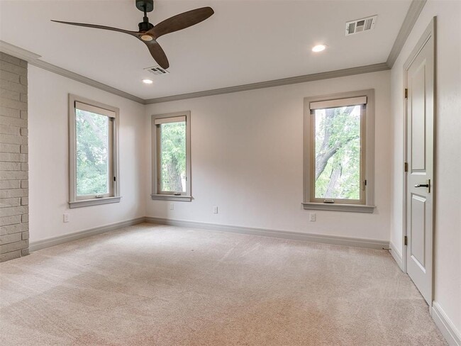 Building Photo - 1201 Glenbrook Dr
