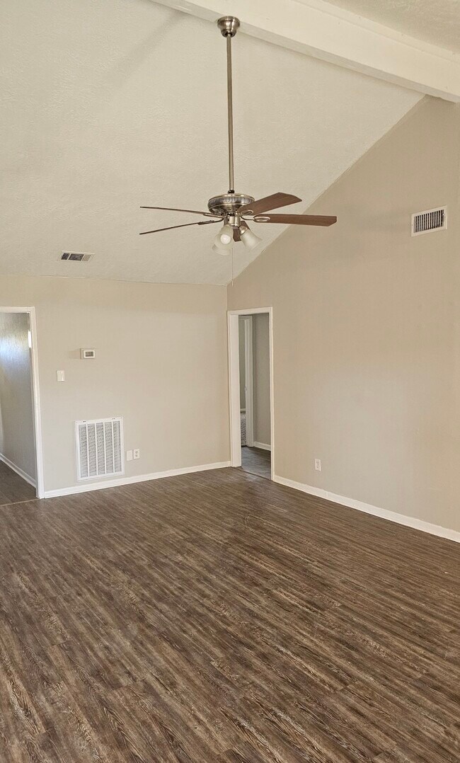 Building Photo - 13355 Lake Breeze Ln