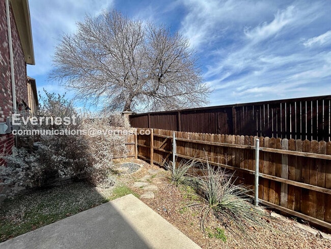 Building Photo - 2356 Aspermont Way