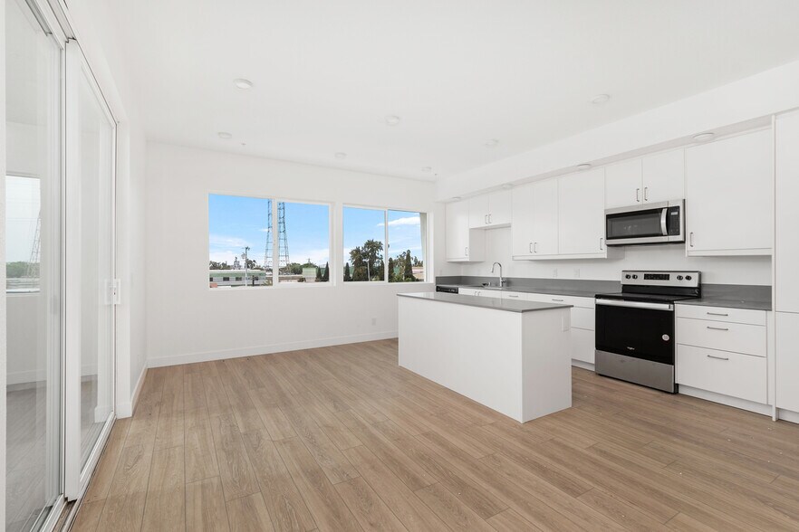 Building Photo - 14 on Harding