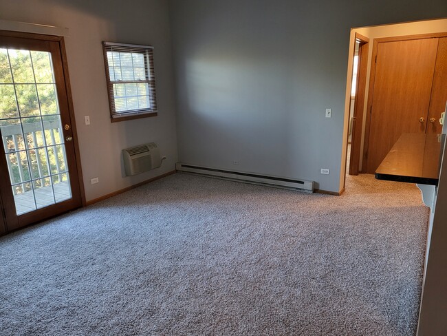 Living Room - 360 Leah Ln