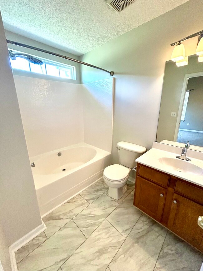 Master bathroom - 513 Fagin Cir