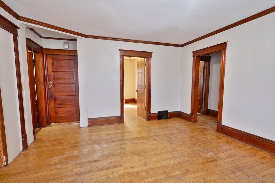 Building Photo - 508 W Mifflin St