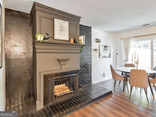 Building Photo - 2790 Farmstead Rd