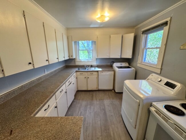 Building Photo - 2/1 in Downtown Kings Mountain, NC