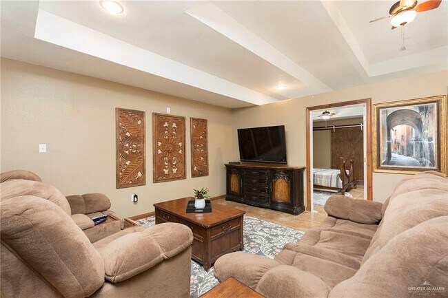 Building Photo - 21 Verdin Ave