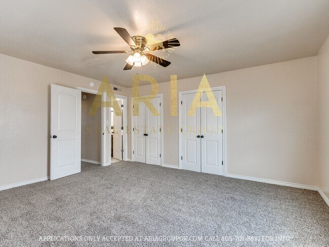 Building Photo - *639-641 Welston Cr.