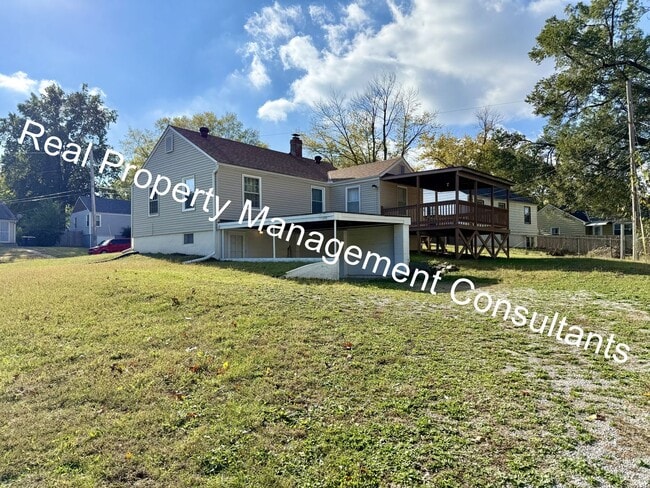 Building Photo - Charming 3-Bedroom Home with Covered Deck ...