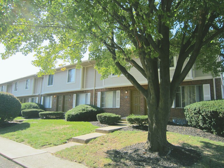 Chelsea Townhomes 2005 Noe Bixby Rd Columbus OH 43232 Apartment Finder