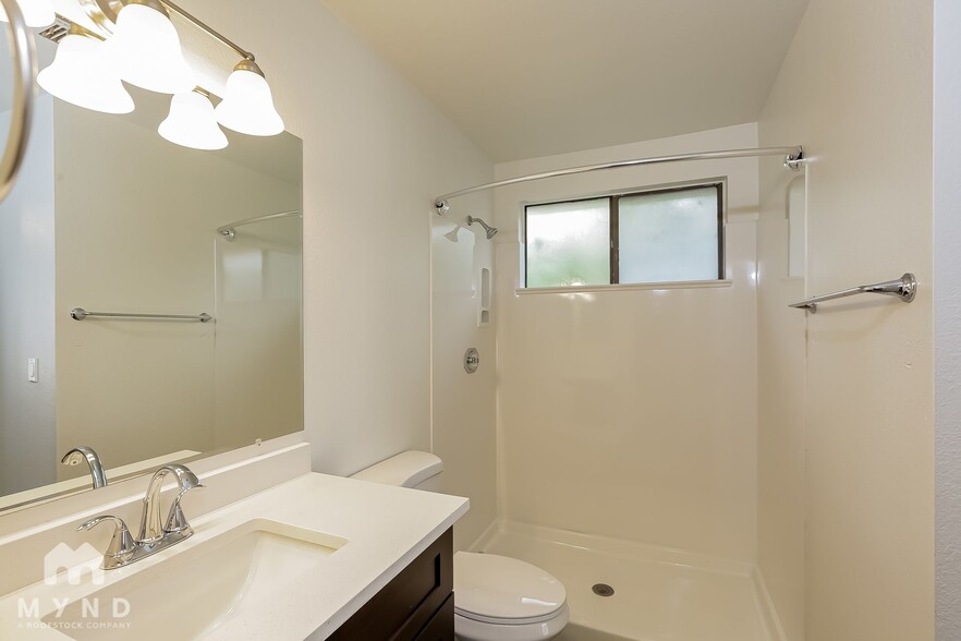 Building Photo - 4545 N 67th Ave