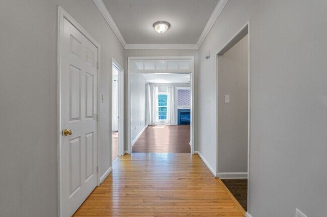 Building Photo - 2408 Ruffin Dr