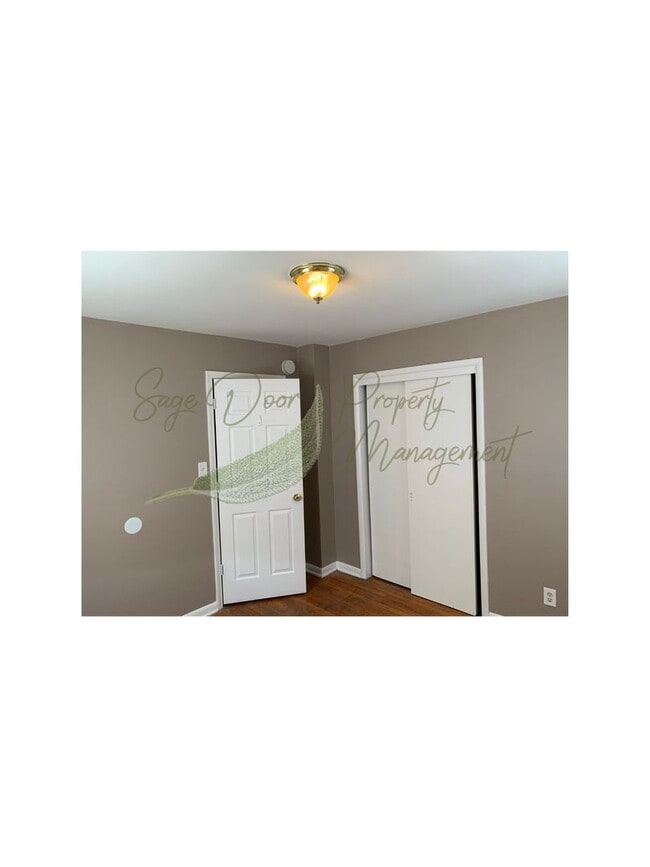 Building Photo - 2 STORY DUPLEX!!!
