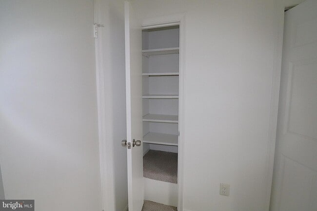 Building Photo - 138 Sharpstead Ln