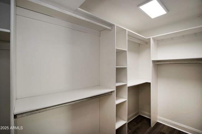 Building Photo - 4861 E Calle Redonda