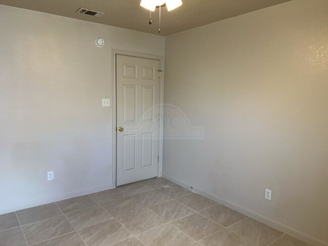 Building Photo - 1503 Nicholas Cir