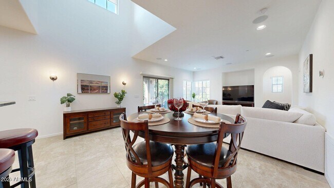 Building Photo - 3935 E Rough Rider Rd