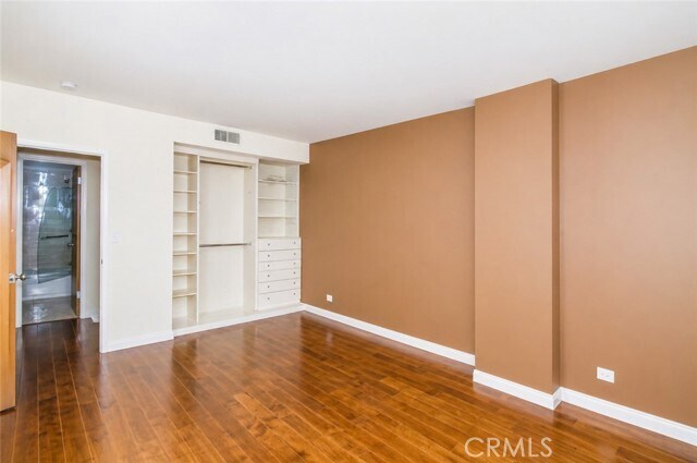 Building Photo - 2222 Ave of the Stars