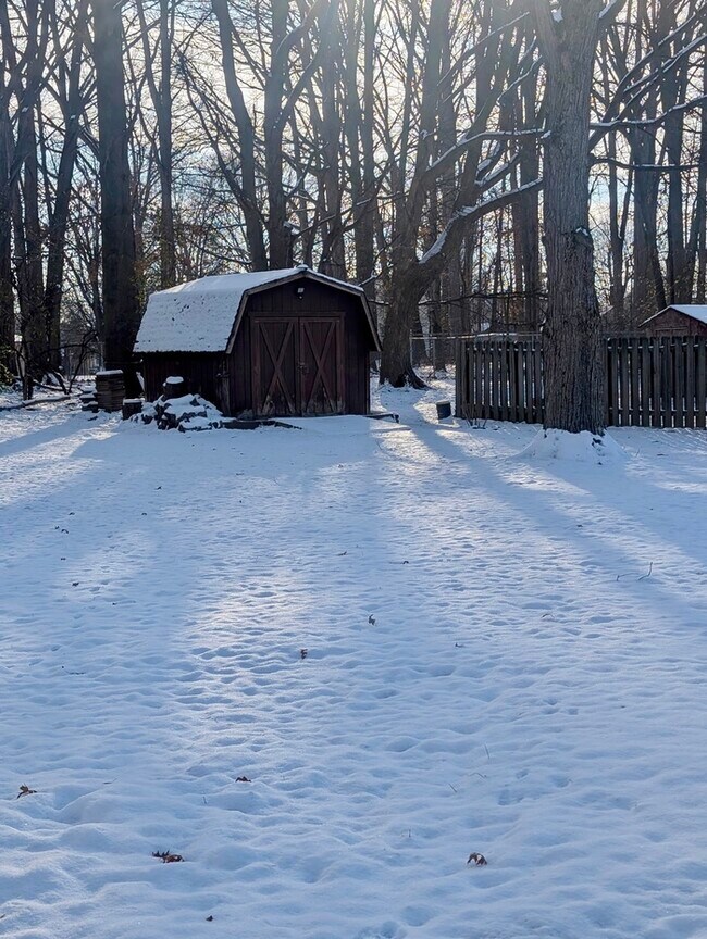 Building Photo - Charming Cape Cod Style Home