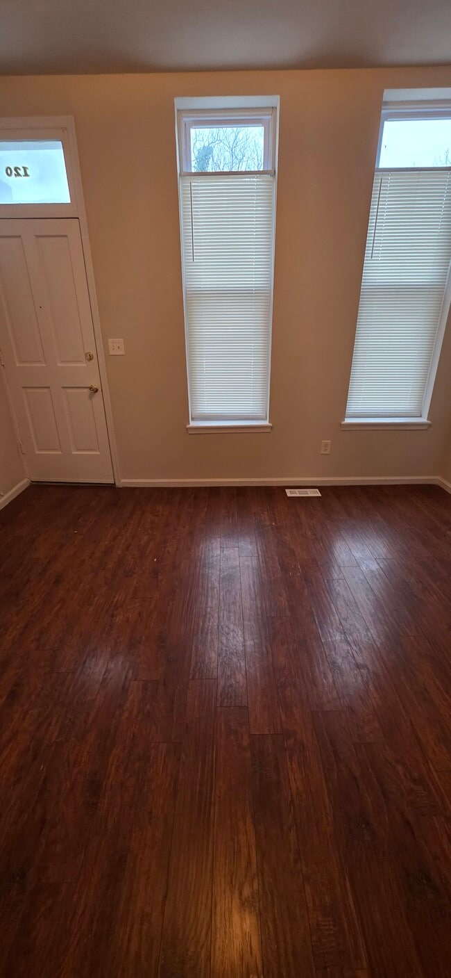 Building Photo - 120 S Mount St