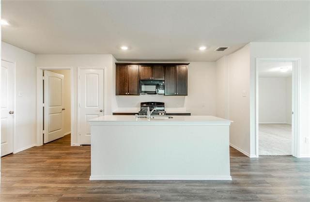 Building Photo - 305 Laurenbrooke Dr