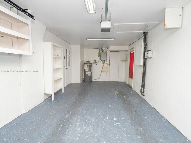 Building Photo - 3421 Cantrell