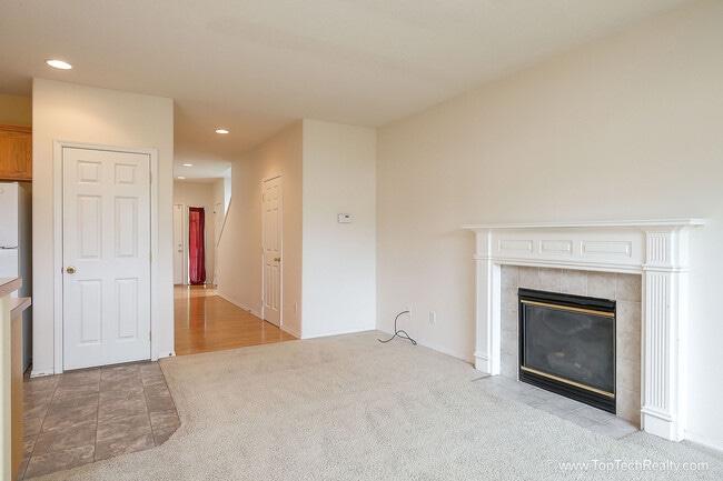 Building Photo - 6554 NE Forest Ln