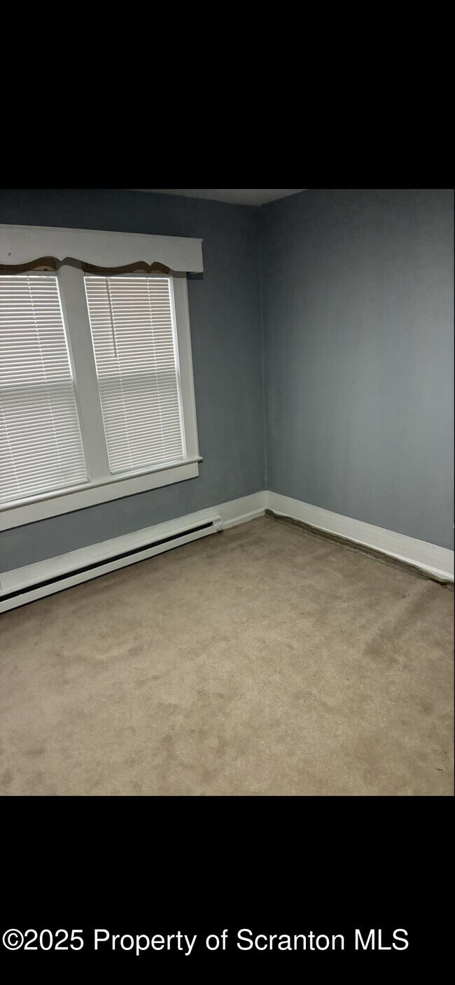 Building Photo - 53 Sobieski St