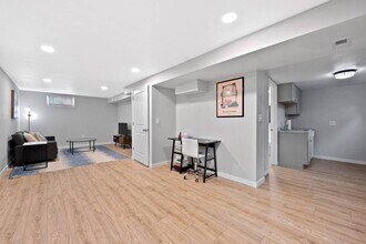 Building Photo - 3 Bedroom 2 Bathroom Denver Home with Bonus Downstairs Kitchen