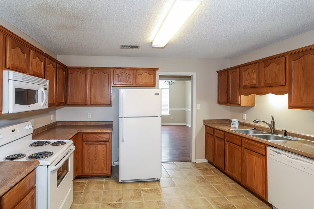 Building Photo - 10255 Green Moss Dr S