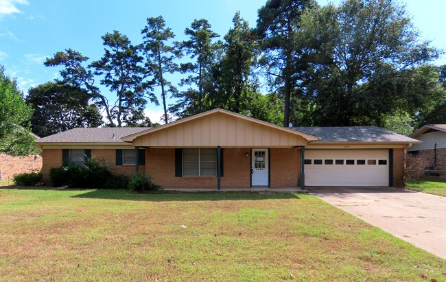 Building Photo - Updated 3 Bedroom, 2 Bath Home Near UT Tyler