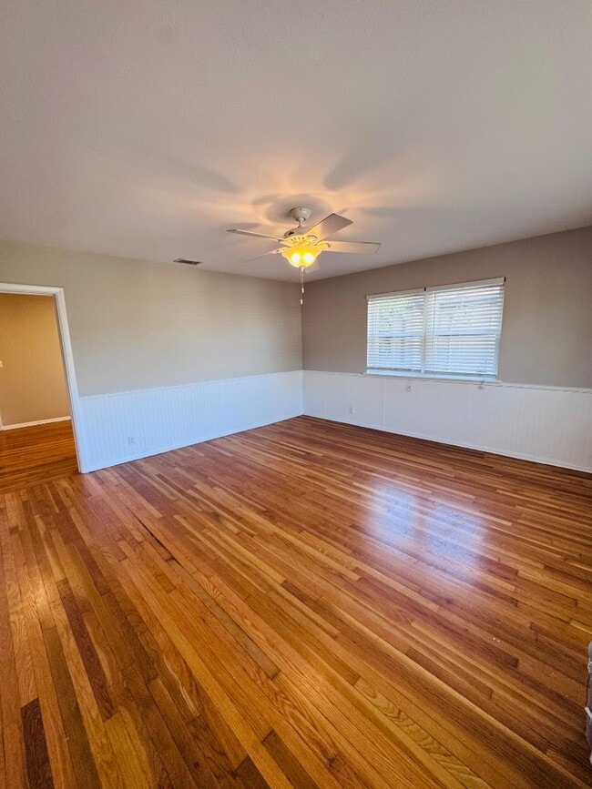 Building Photo - 1234 Belmont Terrace