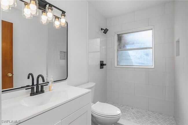 Building Photo - 48 Republic Dr