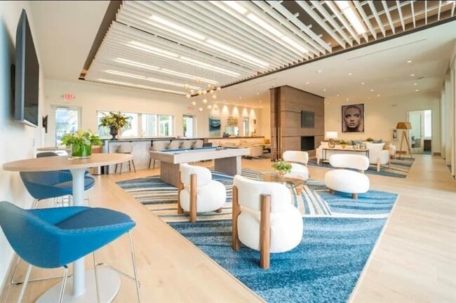 Building Photo - 1621 S Dixie Hwy