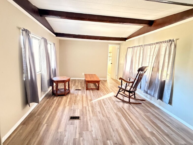 Building Photo - 2313 SE 30th St