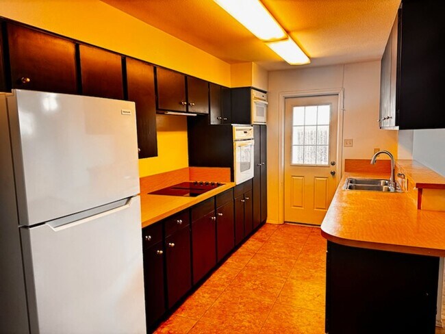 Building Photo - 4 bedroom in Tempe