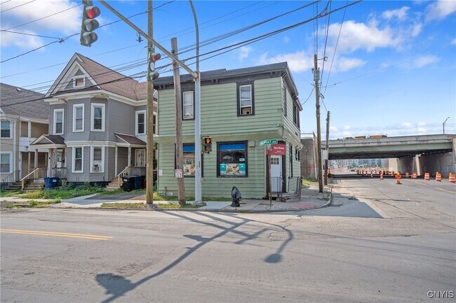 Building Photo - 600 Burnet Ave
