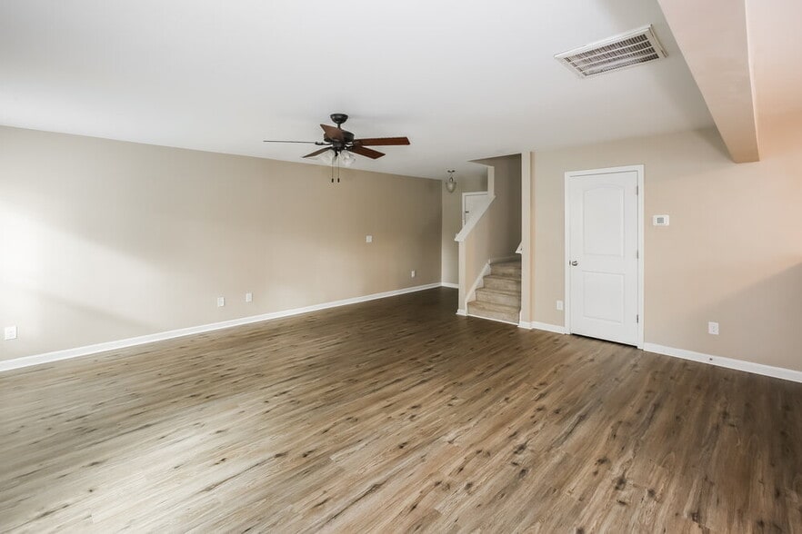 Building Photo - 6434 Matlea Ct