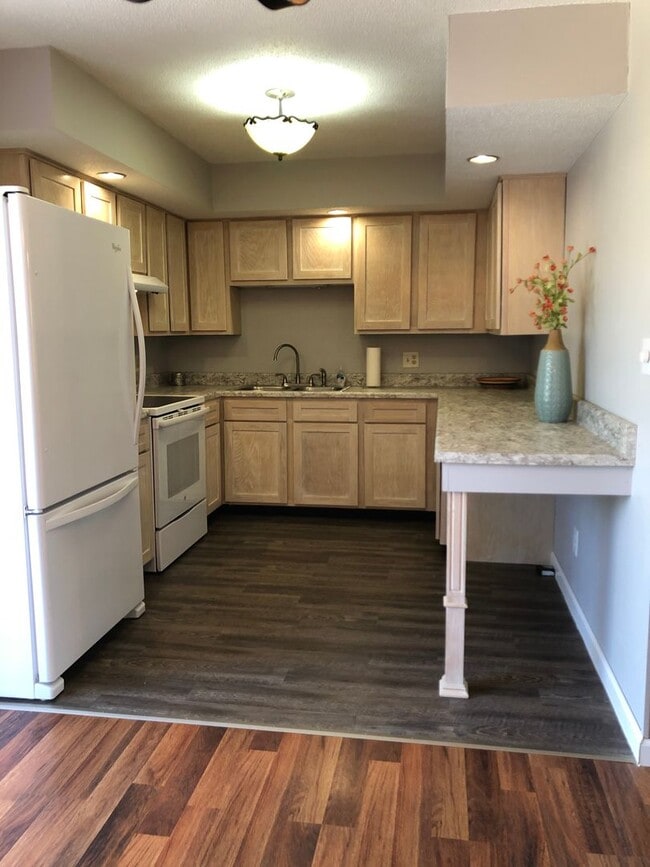Building Photo - 3 Bedroom 2.5 Bath Home in the country!