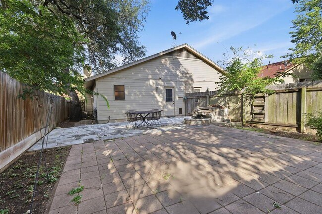 Building Photo - 12416 Deer Falls Dr