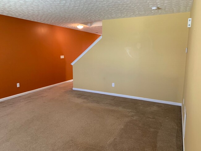 Building Photo - Beautiful 3 Bed 3 Bath Home For Rent!
