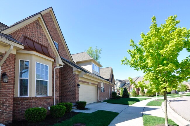 Building Photo - 4481 Bridgeview Ln