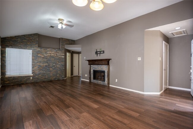 Building Photo - 46 N Rushwing Cir