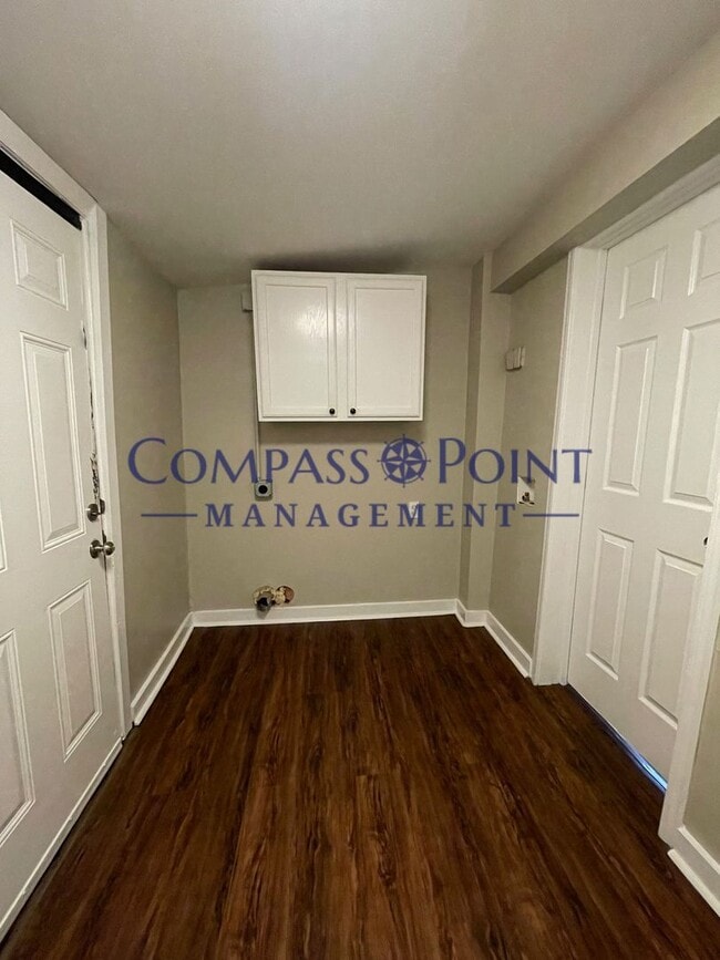 Building Photo - Newly Renovated Just For You! First Month Free!!