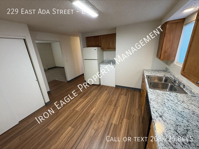 Building Photo - 229 E Ada St