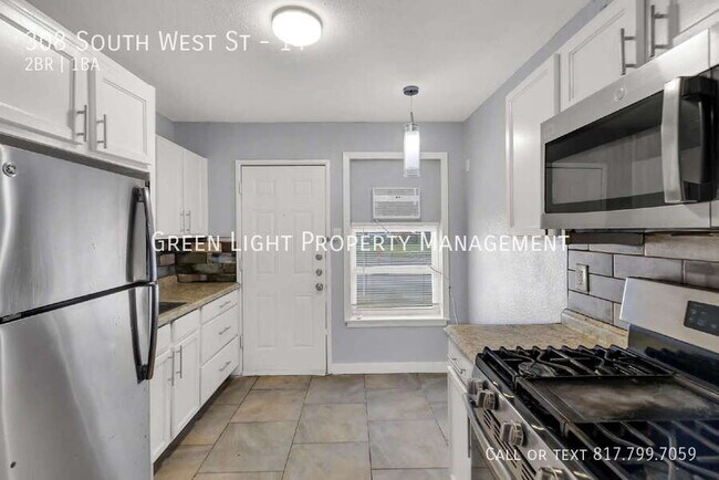 Building Photo - 308 South West St-14
