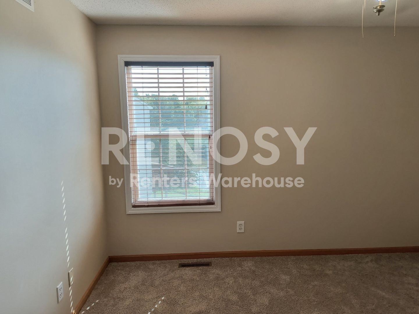 Building Photo - 15284 Florist Cir