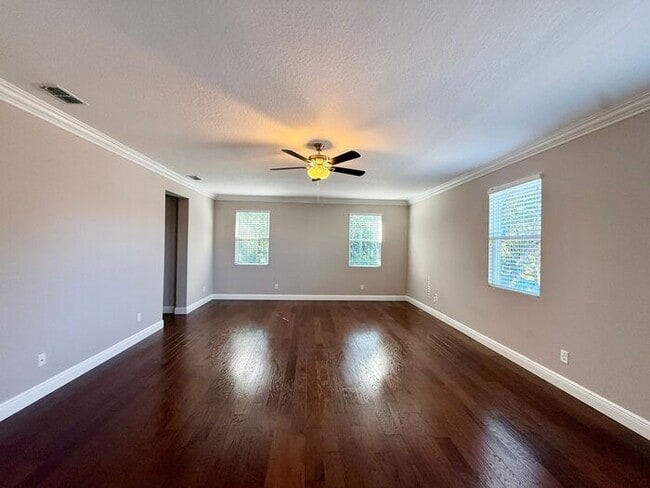 Building Photo - SPACIOUS Two Story Beautiful 5/4 Home in The Enclave At Aloma!