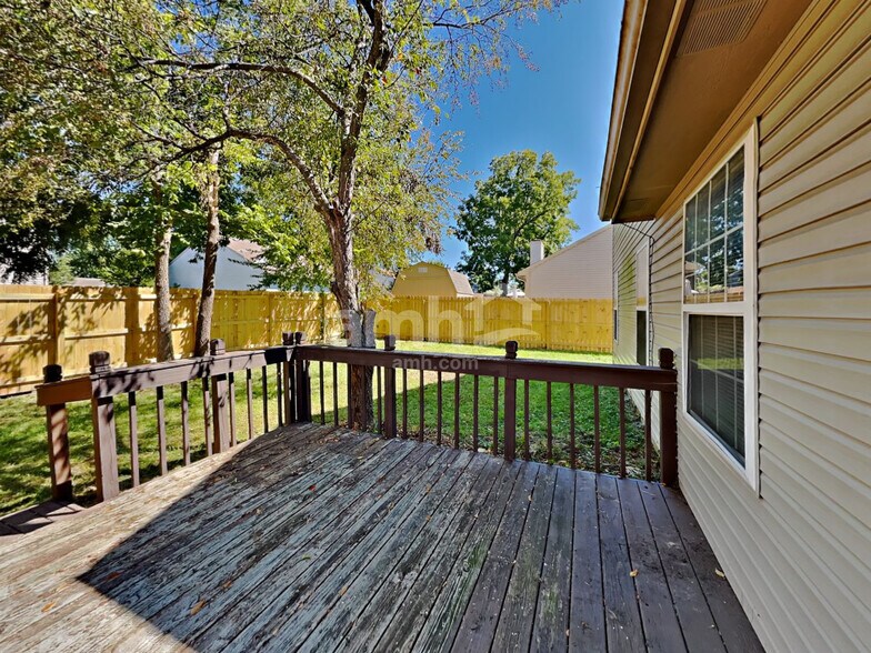 Building Photo - 8420 Brook Pointe Ct