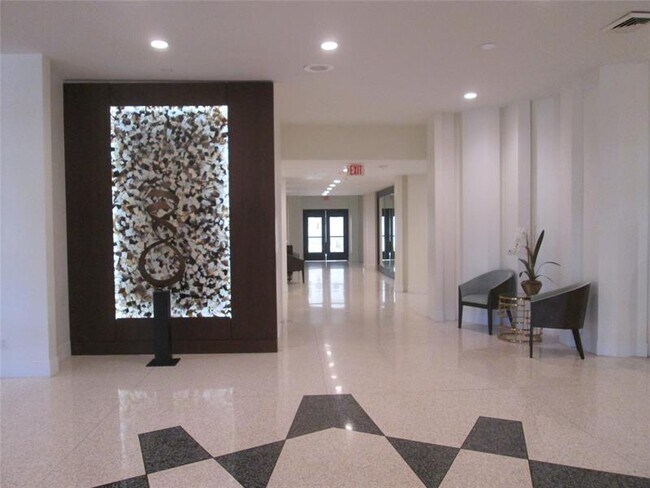 Building Photo - 2000 S Ocean Blvd