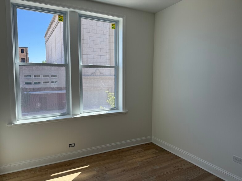 Building Photo - 222 N Genesee St